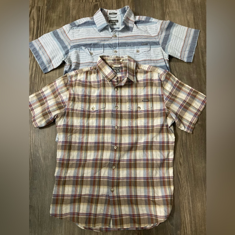 (2) Eddie Bauer Men’s Medium Button Down Shirts‎